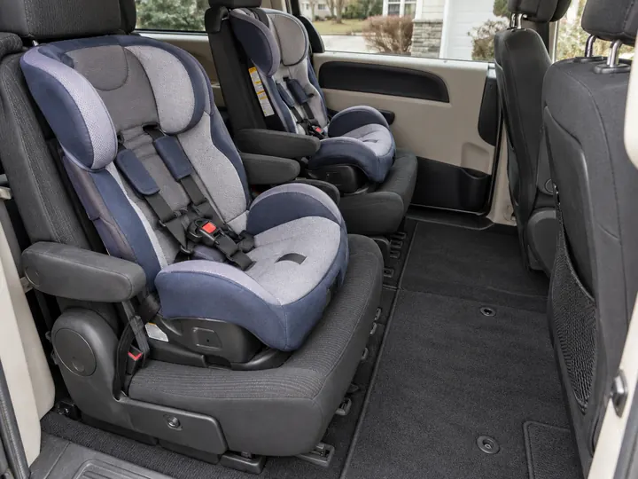 The same back row and car seat after the Reset, the floor clean